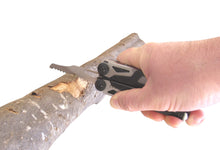 Φόρτωση εικόνας στο εργαλείο προβολής Συλλογής, Πολυεργαλείο για όλες τις χρήσεις. Περιέχει πένσα, αιχμηρό μαχαίρι, πριόνι, κόφτη σύρματος, απογυμνωτή καλωδίων, ανοιχτήρι κονσερβών, ανοιχτήρι μπουκαλιών, γερμανικά κλειδιά, λίμα, χάρακα, μαγνητικό προσαρμογέα κατσαβιδιών με 2 κατσαβίδια διπλής όψης, εργαλείο θραύσης τζαμιών, κόφτη ζώνης αυτοκινήτου, σύστημα ασφάλισης εργαλείων και θήκη ζώνης.