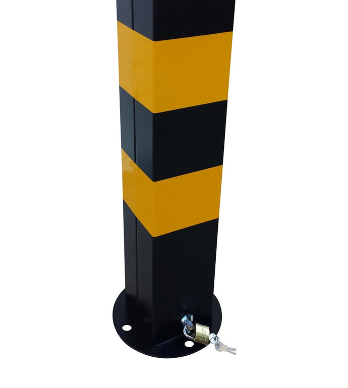 Μεταλλικό κολωνάκι με λουκέτο και πυραμιδικό τελείωμα με κρίκο στο πάνω μέρος PARK-SBM-100P-KR_ Λεπτομέρεια λουκέτου