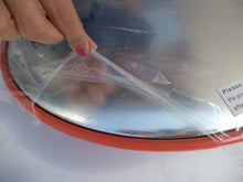 Φόρτωση εικόνας στο εργαλείο προβολής Συλλογής, Καθρέπτης δρόμου 80 cm ενισχυμένος PARK-S-1580-80_Λεπτομέρεια αφαίρεσης προστατευτικού φιλμ
