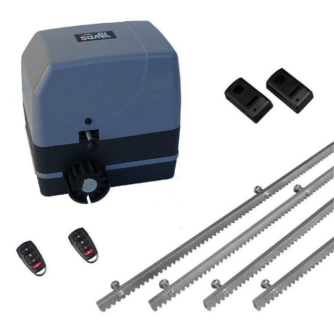 Σετ μηχανισμού συρόμενης πόρτας. Περιλαμβάνει μοτέρ γκαραζόπορτας VDS Simply SL600, ενσωματωμένο πινακοδέκτη S5060T, 4m μεταλλική κρεμαγιέρα, 2 τηλεχειριστήρια PSD-36T και ένα σετ ενσύρματα φωτοκύτταρα ασφαλείας.